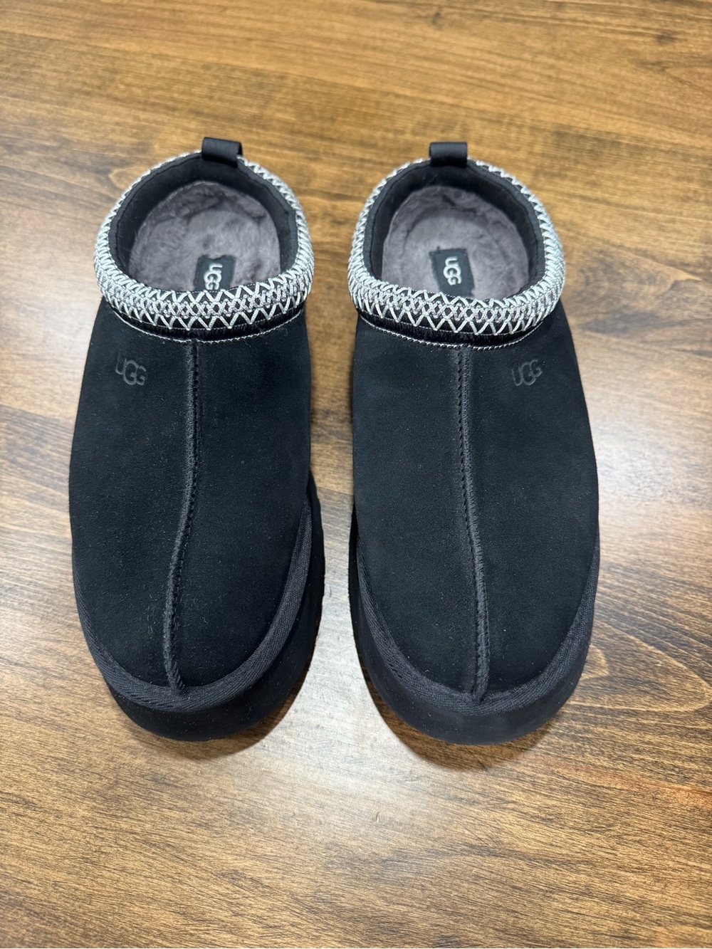 Ladies UGG Tasman II black platform clogs.